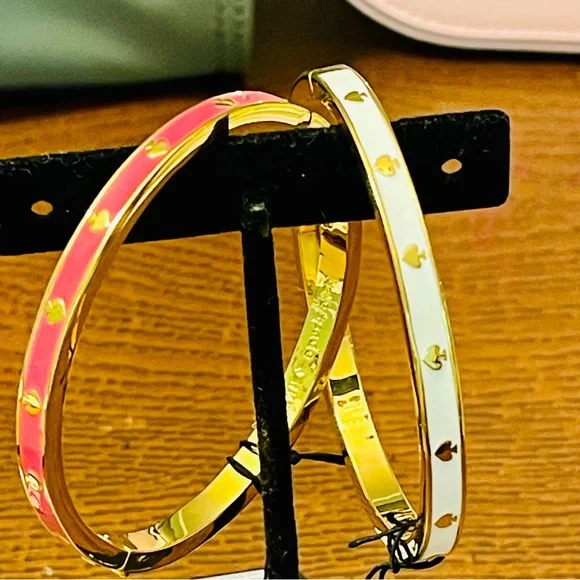kate spade- Spot the Spade Enamel with Gold Spades in Pink or White - Picture 8 of 11
